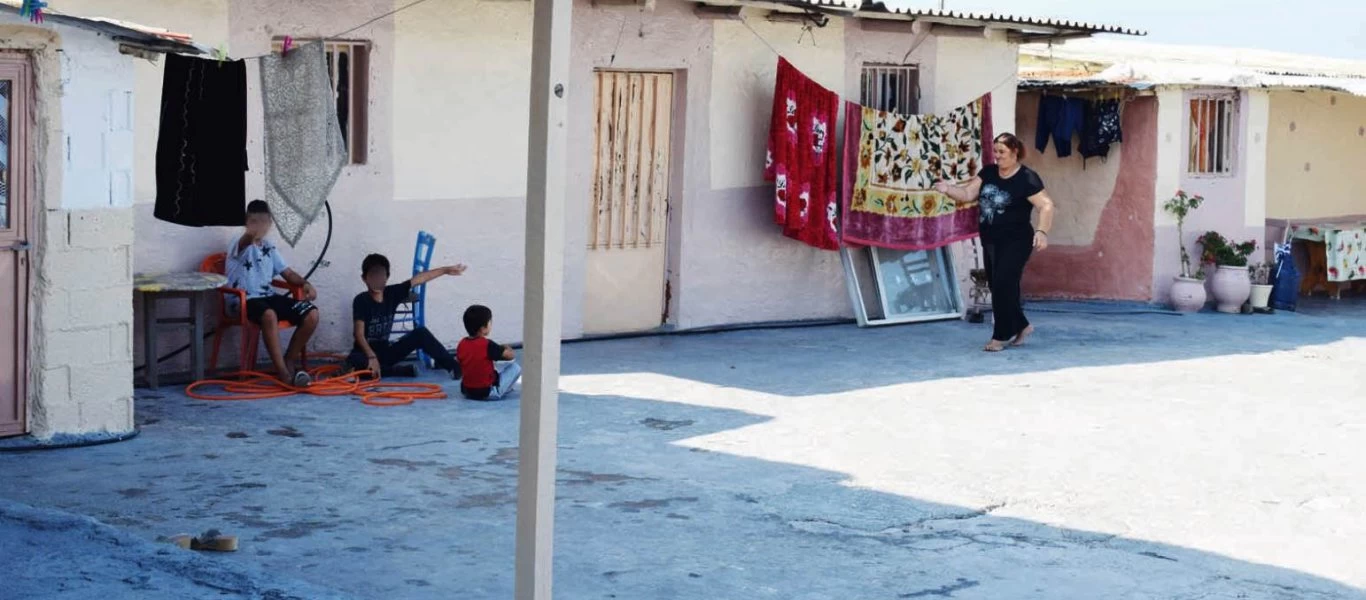 Εκπρόσωπος Ρομά Θεσσαλίας: «Οι περισσότεροι δεν πιστεύουν πως υπάρχει κορωνοϊός»